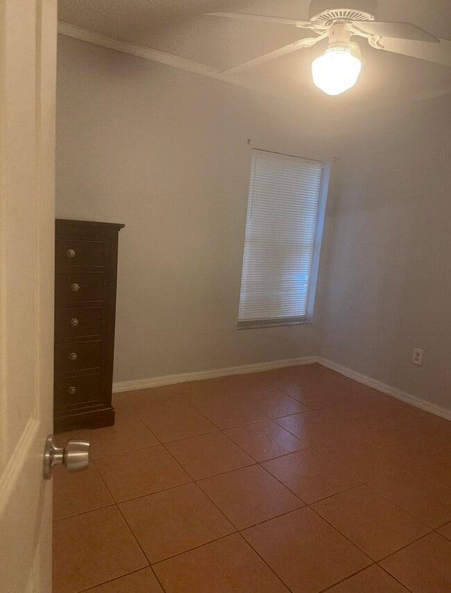 Building Photo - 379 SW Jeanne Ave