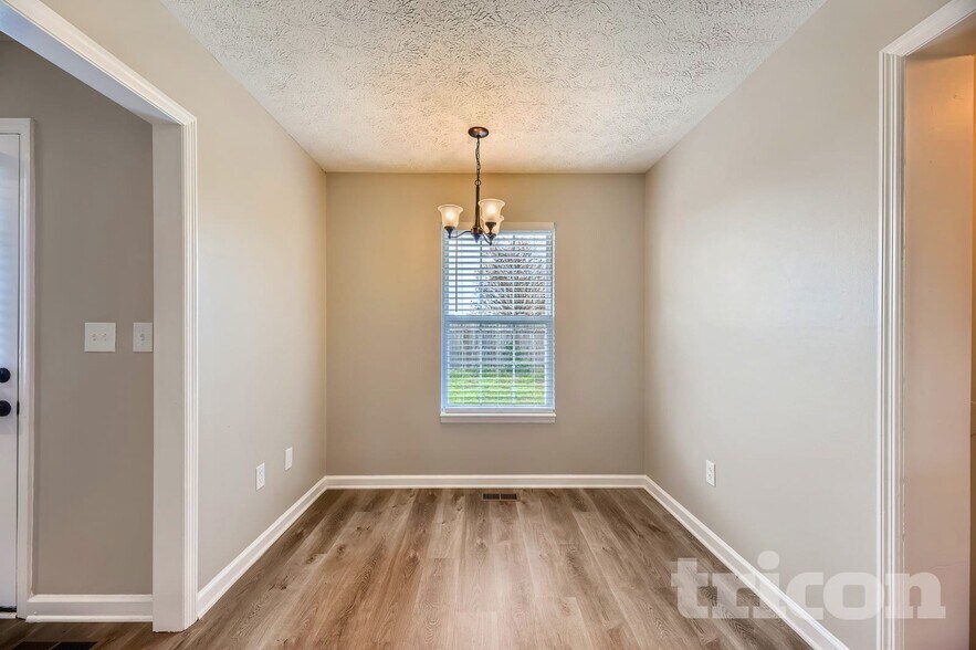 Building Photo - 206 Bettis Rd