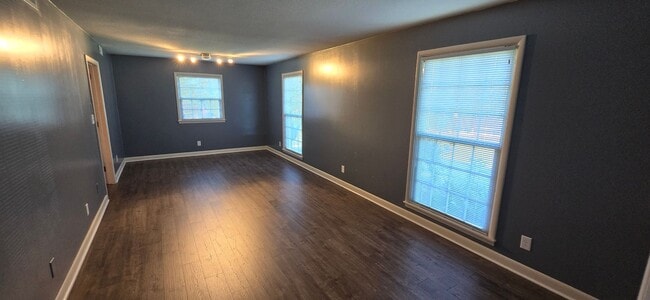 Building Photo - Classic Brick Ranch in Pfafftown