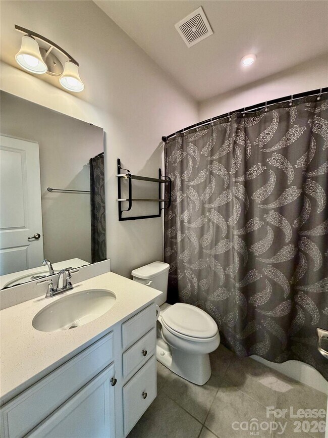 Building Photo - 2662 Grantham Place Dr