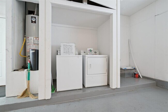 Building Photo - 4104 NW 59th St