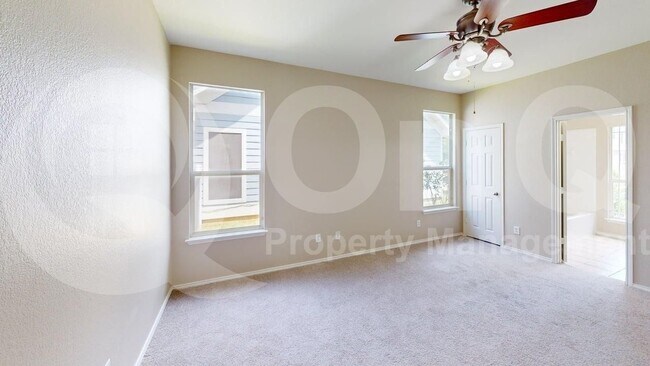 Building Photo - 10301 Waterbury Dr