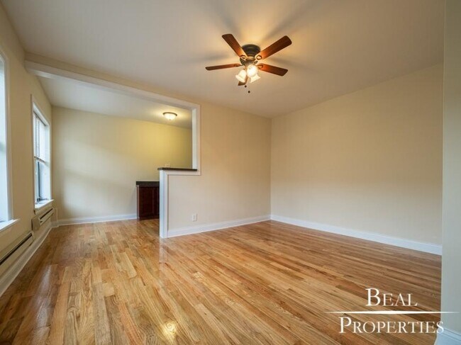 Building Photo - 0 bedroom in CHICAGO IL 60657