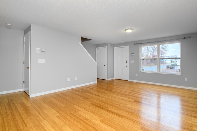 Building Photo - 3 Periwinkle Ln