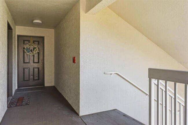 Building Photo - 13838 Fairway Island Dr