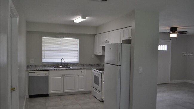 Building Photo - 17 Felter Ln