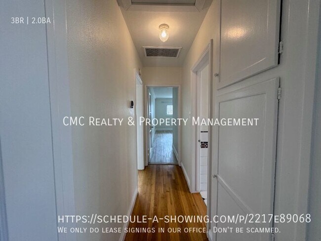 Building Photo - 3 bed & 2 bath home in EAST side Long Beach