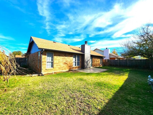 Building Photo - 3 Bed 2 Bath Home-Choctaw Trails Sec I Add...