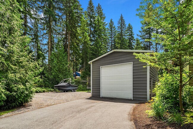 Building Photo - Furnished Redmond Home | Short-Term 3–6 Month Lease | Avail Now!