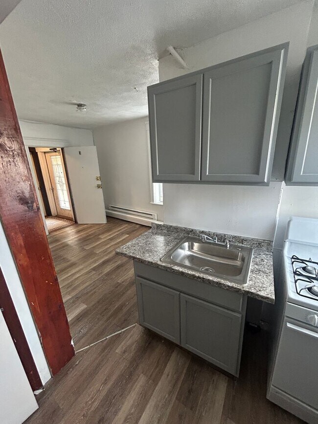 Building Photo - 1 Hitchcock Rd