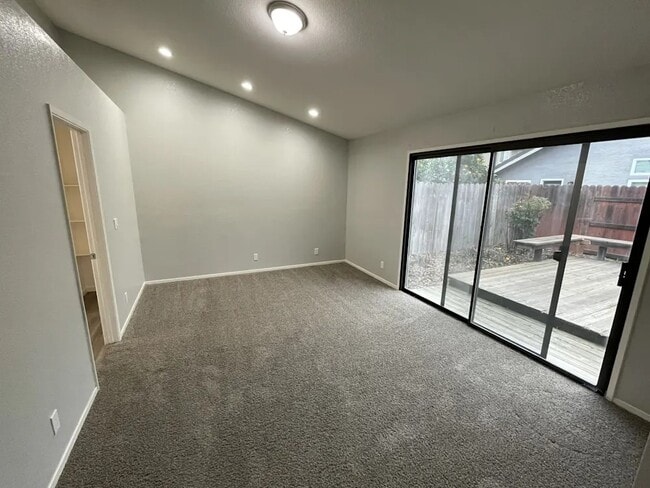 Building Photo - 19518 Vickie Ln