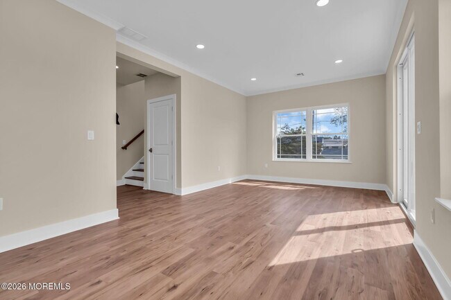 Building Photo - 58 Cove Rd