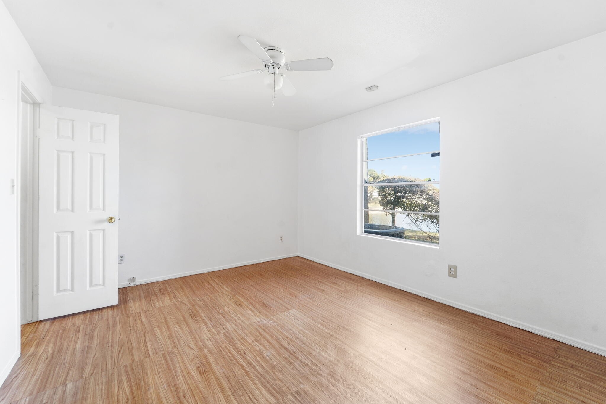 Building Photo - 1400 Gandy Blvd N