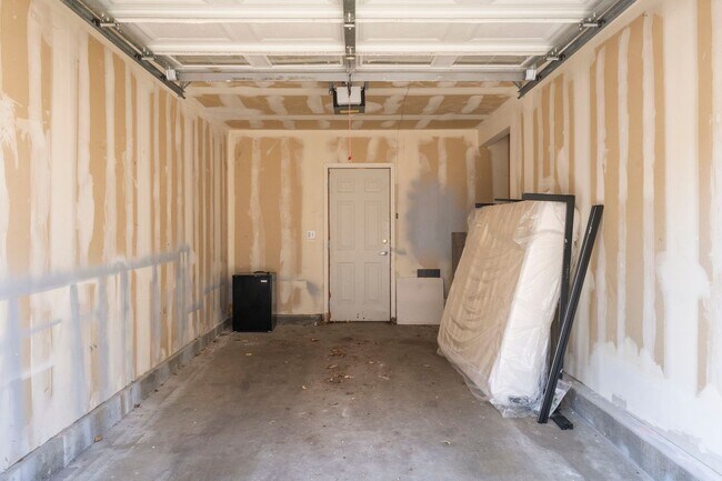 Building Photo - Updated Central Park Condo for Lease
