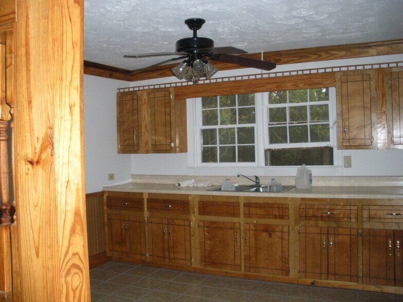 Building Photo - 12 Farmer Rd NW