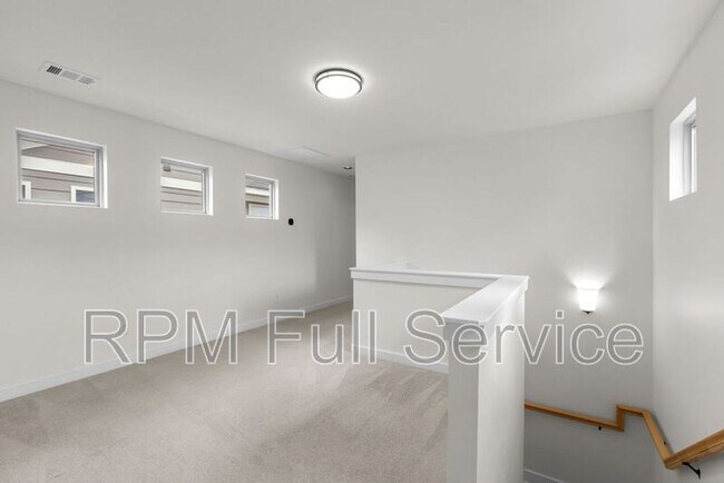 Building Photo - 537 Eastboro Dr