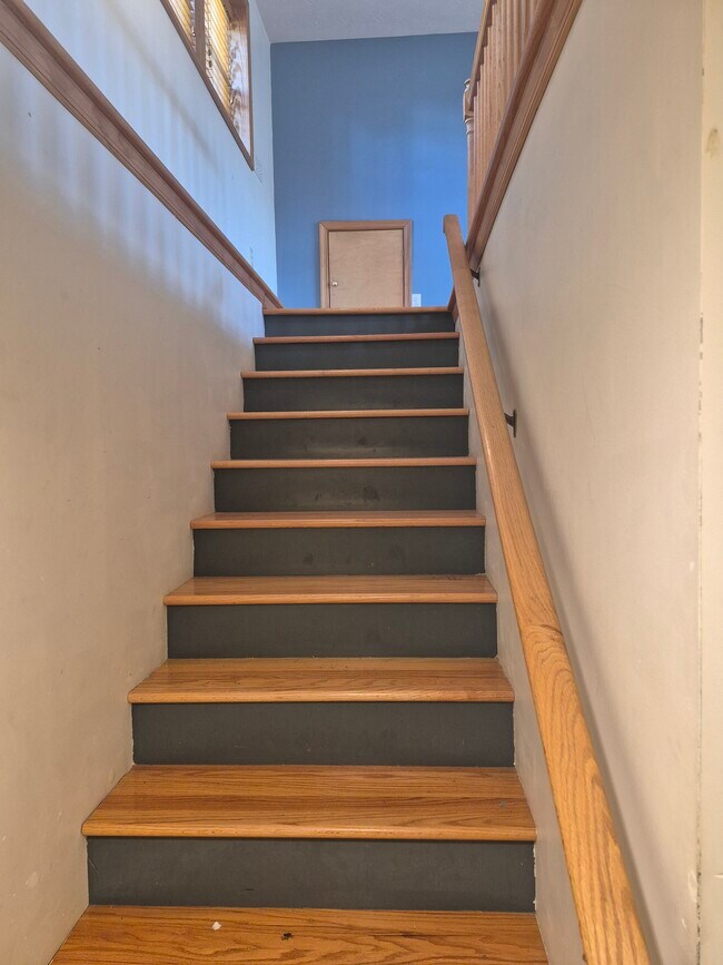 Building Photo - 621 Gypsy Ave