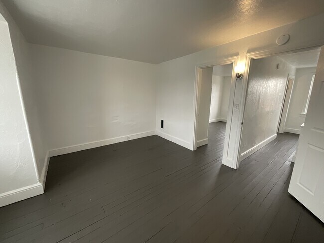 Building Photo - 934 Madison Ave