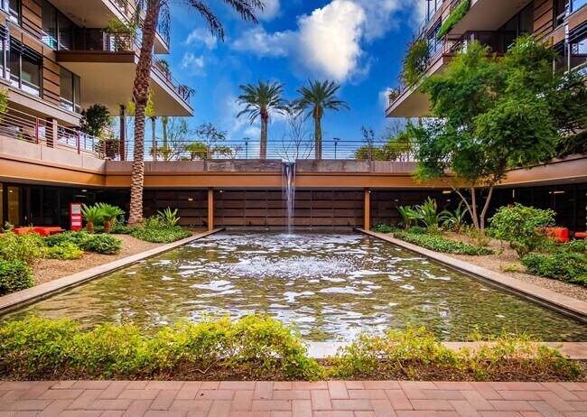 Building Photo - 7147 E Rancho Vista Dr