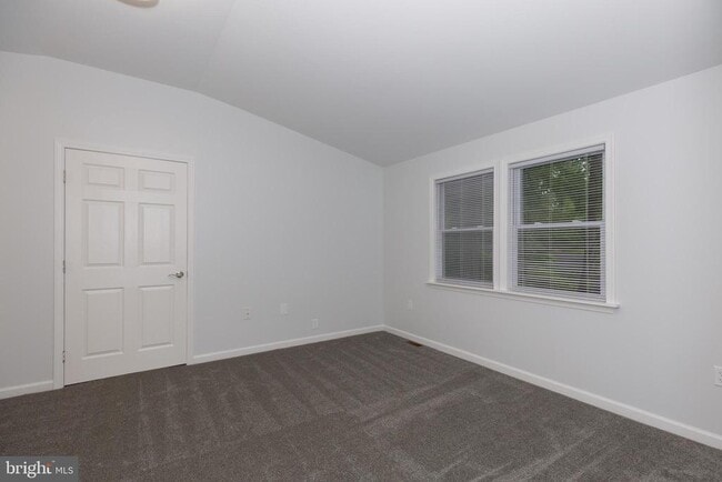 Building Photo - 382 Wood Cutters Ln