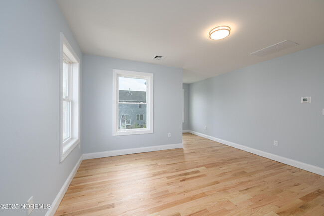 Building Photo - 314 Bordentown Ave