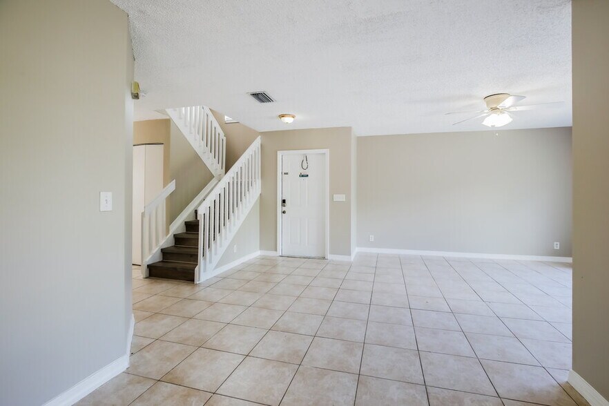 Building Photo - 3372 Orinoco Ln