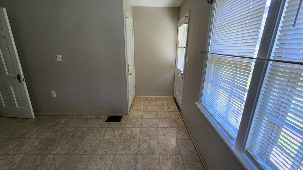 Building Photo - 7771 Cheviot Ave