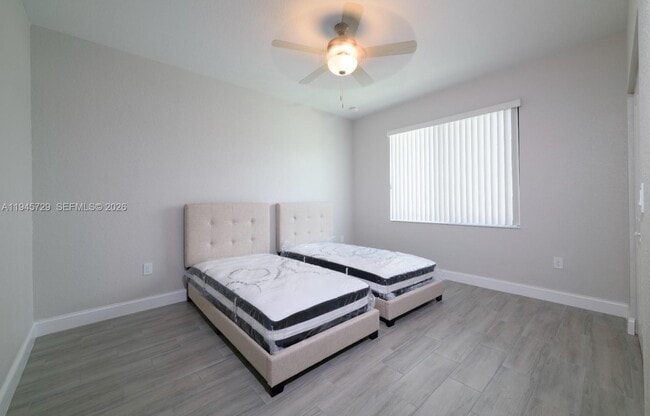 Building Photo - 4024 SW 52nd St