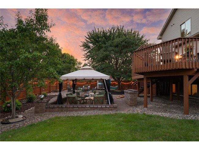 Building Photo - 4133 Sunset Trail N