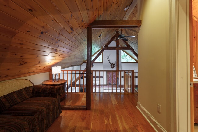 Building Photo - 45 Taconic Ave