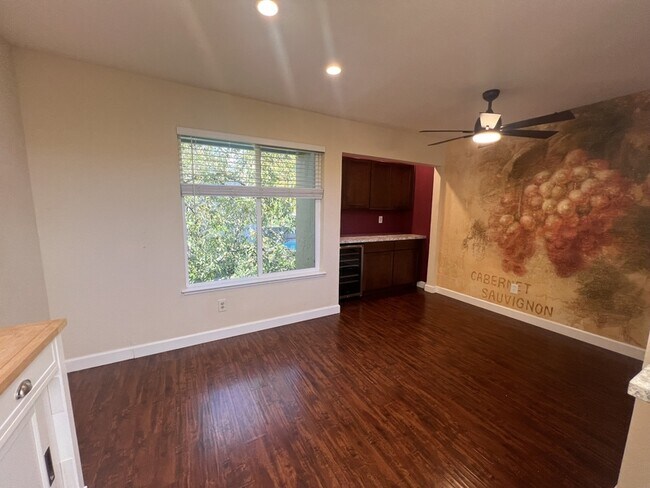 Building Photo - 3022 Yulupa Ave