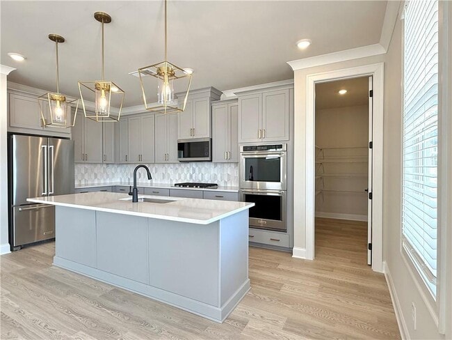 Building Photo - 3227 Madeira Dr