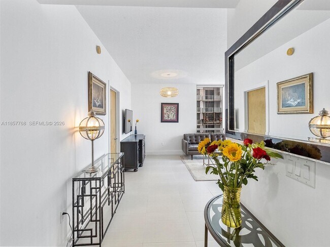 Building Photo - 1060 Brickell Ave