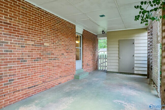 Building Photo - 2906 Morgan St SW