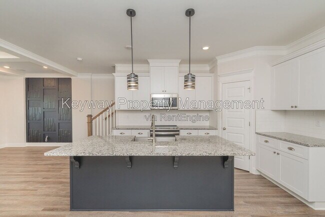 Building Photo - 319 Sumac Trail