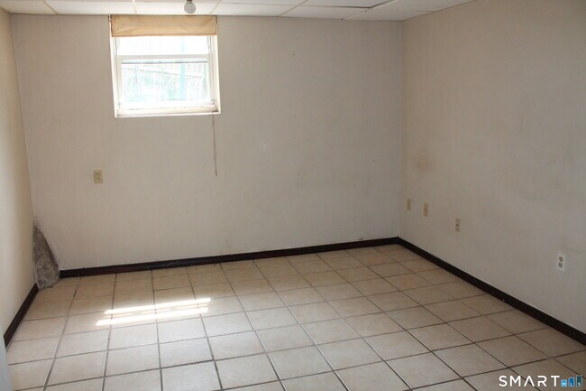 Building Photo - 209 S Orchard St