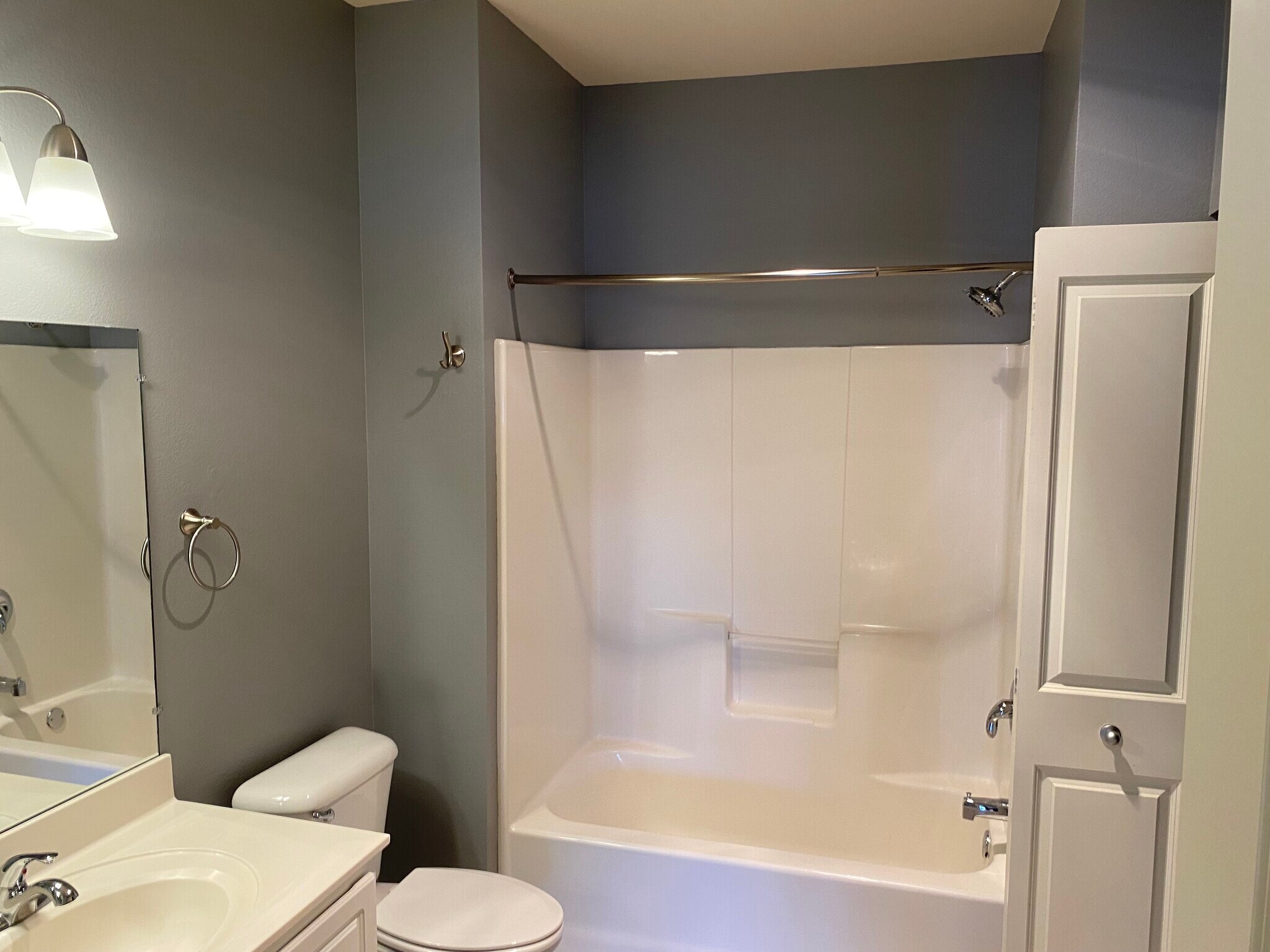 Building Photo - 4110 S Lake Dr