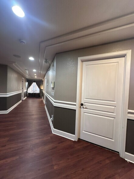 Building Photo - 4913 Cathay Ct