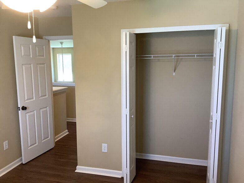 Building Photo - 173 Largess Ln