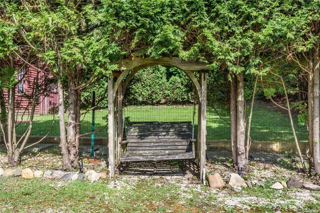 Building Photo - 95 E Broadway