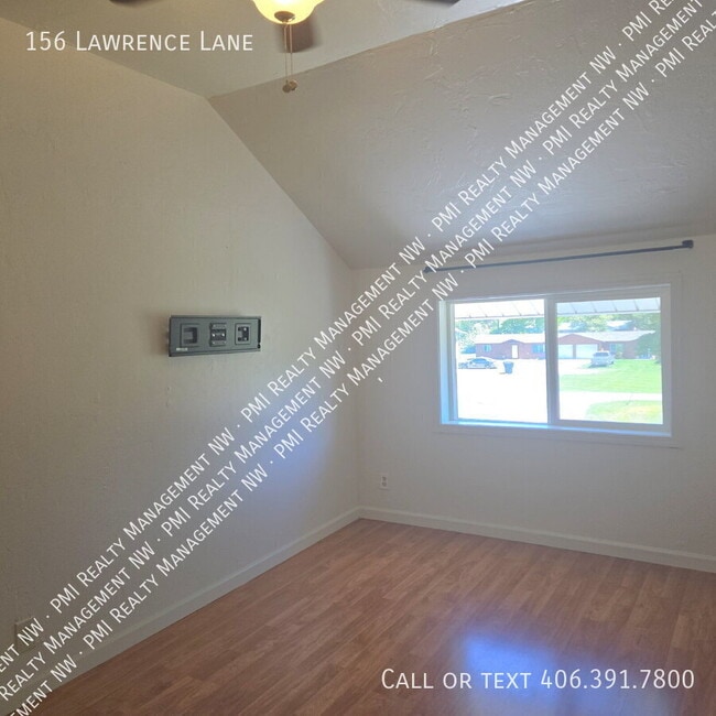 Building Photo - 156 Lawrence Ln