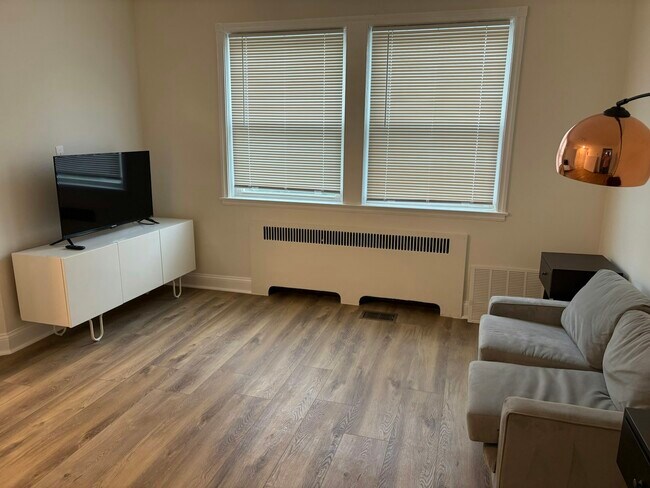 Primary Photo - 1543 Northwick Rd