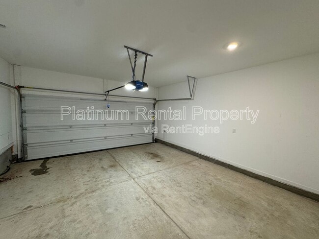Building Photo - 1005 Ramon Dr
