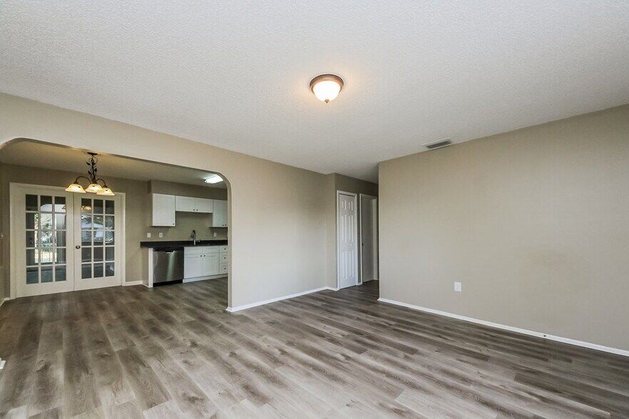 Building Photo - 1719 Orange View Way