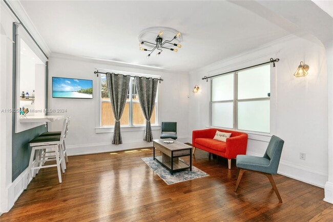 Building Photo - 18 NE 42nd St