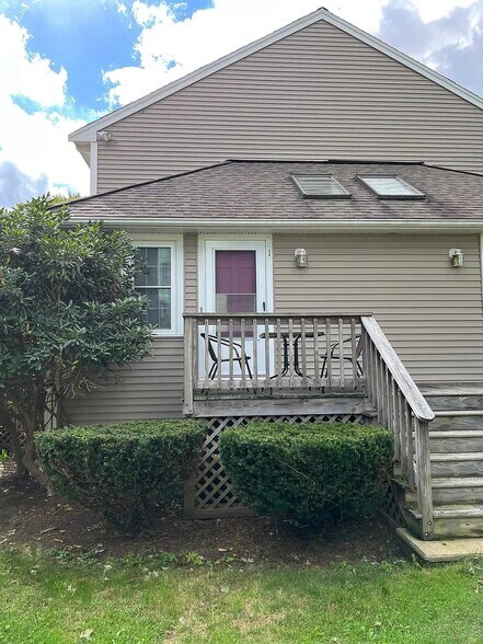 Building Photo - 96 Prospect St