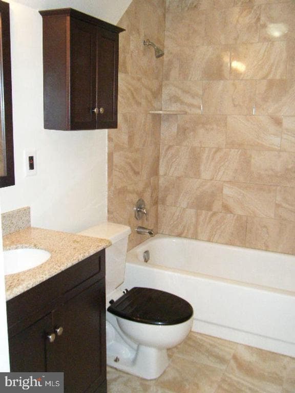 Building Photo - 2837 Cambridge St