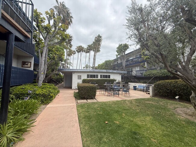 Building Photo - Remodeled 2 Bed, 2 Bath Condo in Quiet Gated Lomita Community