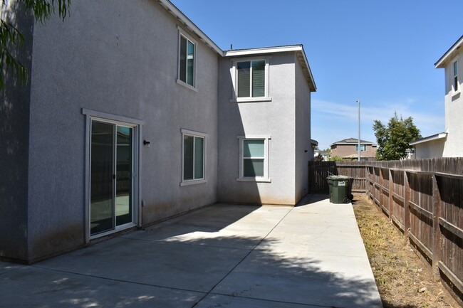 Building Photo - 2454 Fidalgo Wy