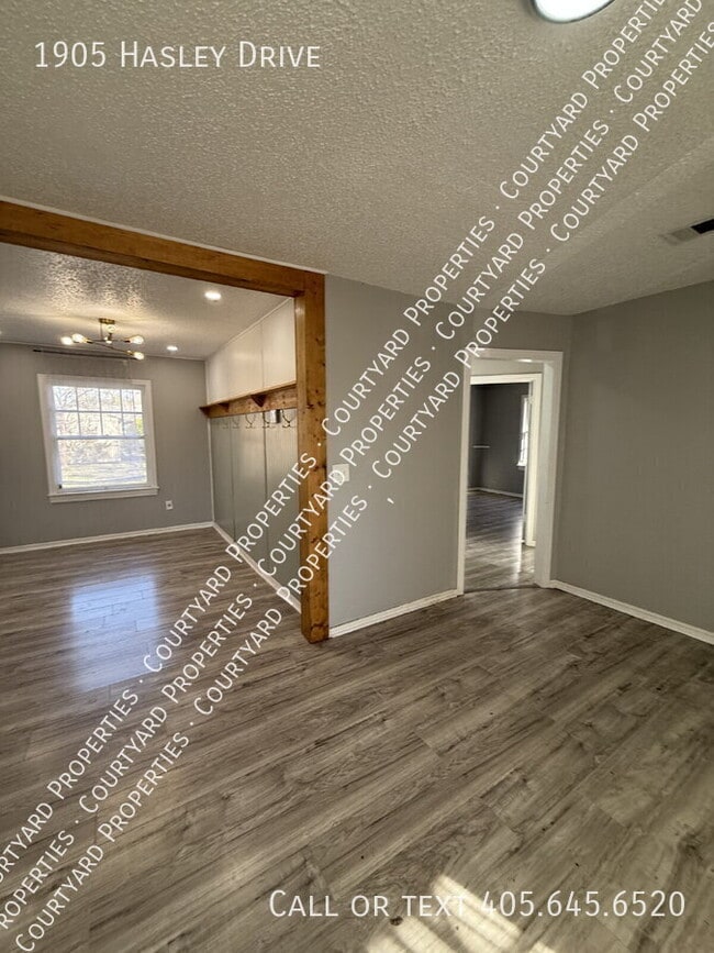 Building Photo - 1905 Hasley Dr